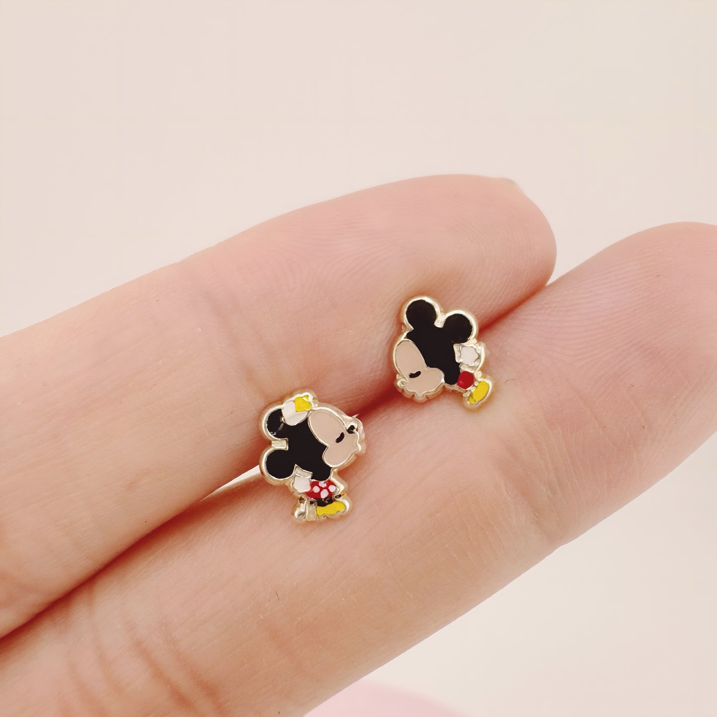 Arete Broquel Beso Mickey y Mimi Plata 925
