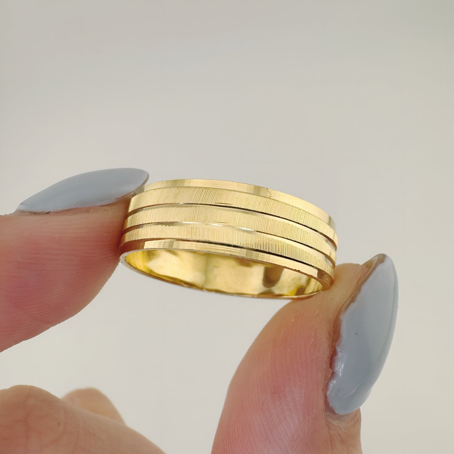 Elegante con baño de oro