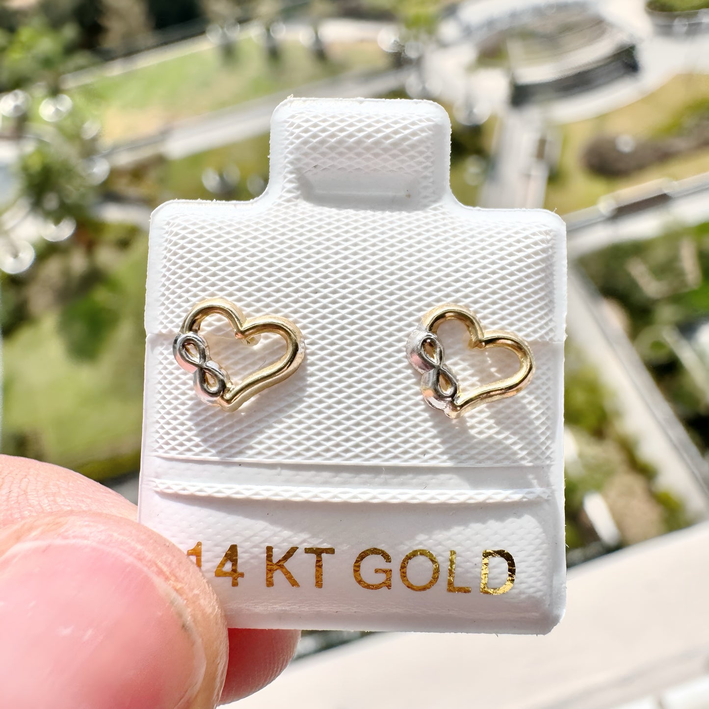 Arete Broquel Oro 10k Corazón infinito