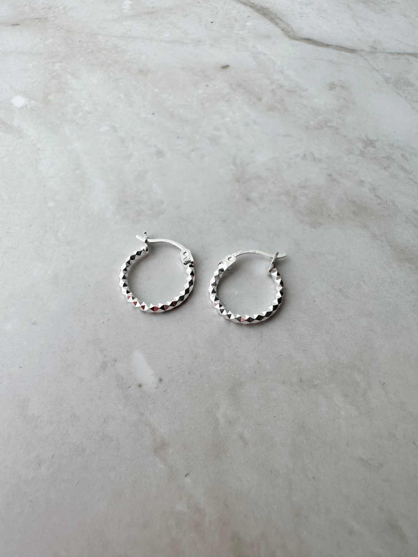 Arracada pico chica