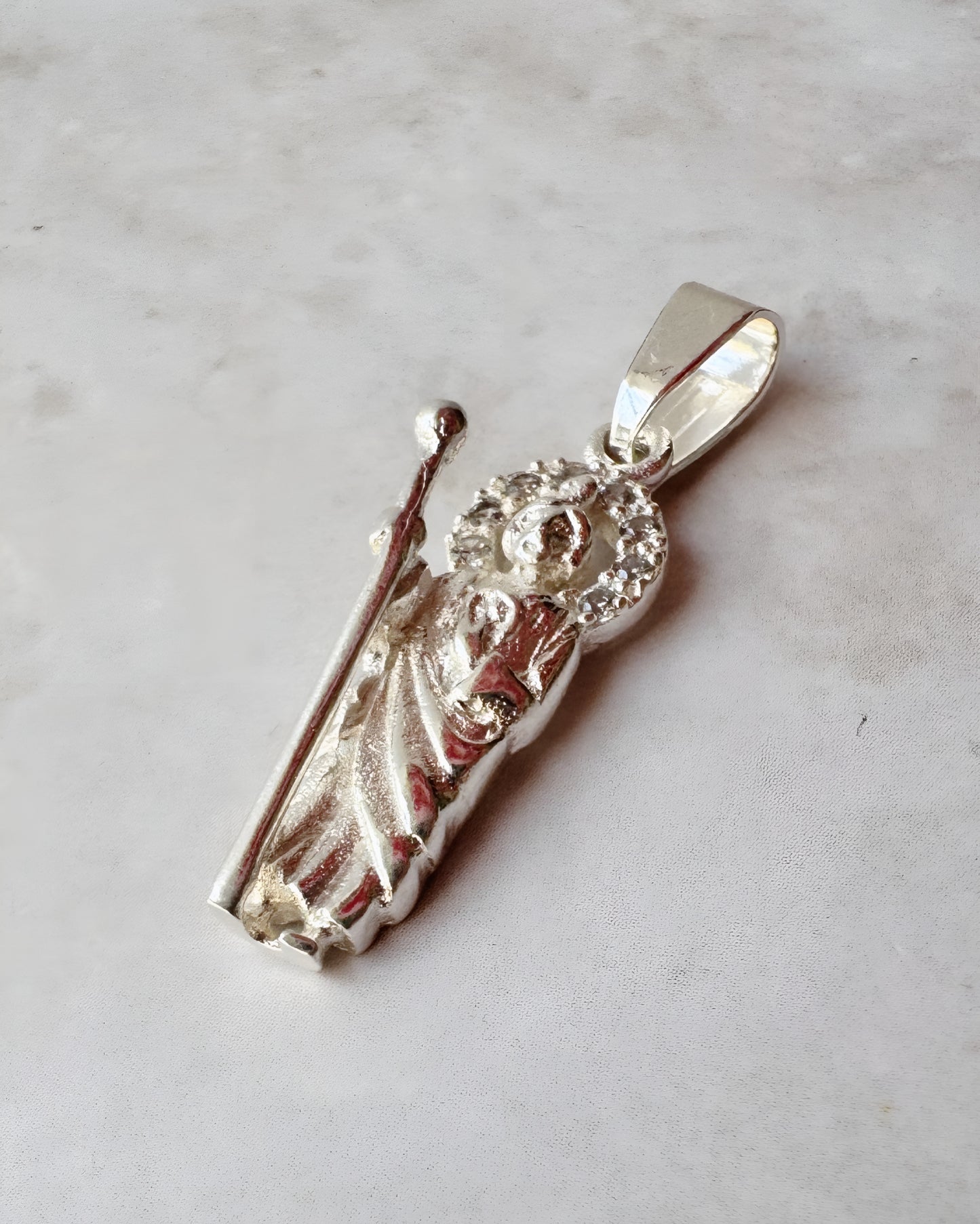 ✨ Dije San Judas Tadeo con Zirconia Blanca ✨