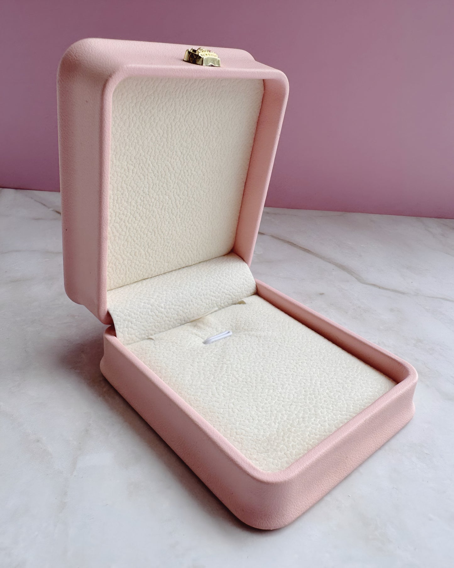 Estuche Corona Rosa 🩷