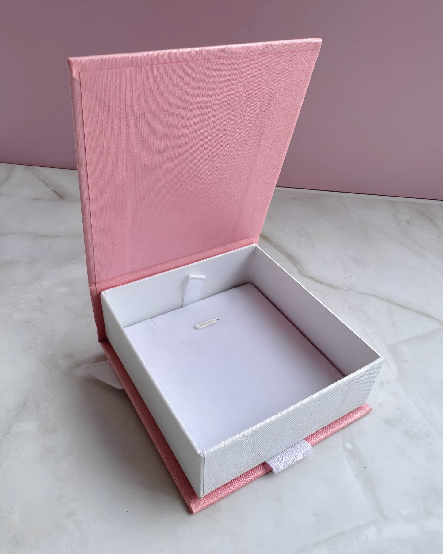 Estuche Iberia Rosa 🩷 Cadena y Dije